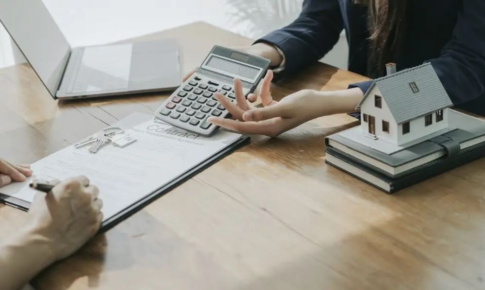 Analysts: July BoC hike will severely weigh on over-leveraged borrowers